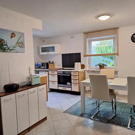 Apartament Schoeni's *