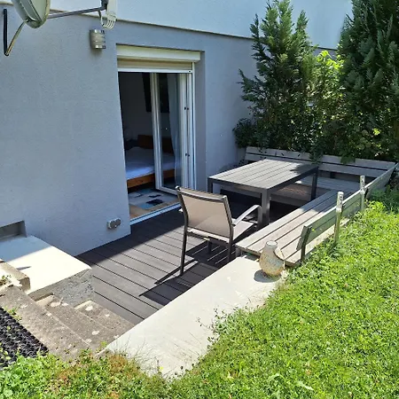 Apartment Schoeni's *